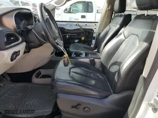 2018 Chrysler Pacifica Touring L with VIN 2C4RC1BG4JR211577, listed as a Copart auction lot 49808885 with 123,246 mi miles and Salvage Title. Bid and sale history available at carsss.com. Image 7.