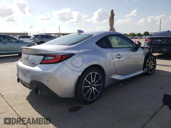 2022 Toyota GR86 with VIN JF1ZNBC10N8751512, listed as a Copart auction lot 64904724 with 43,763 mi miles and Clean Title. Bid and sale history available at carsss.com. Image 3.