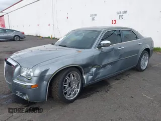 2007 Chrysler 300 C with VIN 2C3KA63H97H833171, listed as a IAAI auction lot 41867040 with 75,084 mi miles. Bid and sale history available at carsss.com. Image 6.