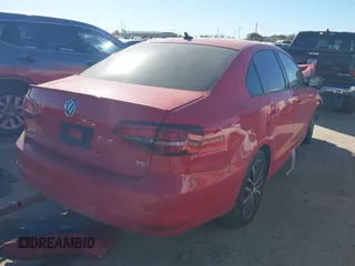 2016 Volkswagen Jetta Sport с VIN 3VWD17AJXGM318744, выставлен на аукционе IAAI как лот 41048705 с пробегом Не указан миль и . История ставок и продаж доступна на DreamBid. Изображение 4.