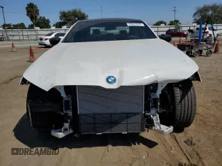 2024 BMW i5 M60 z VIN WBY43FK04RCR72042, wystawiony jako Copart lot #70827834 z przebiegiem 898 mil mil oraz Szkody całkowita. Historia ofert i sprzedaży dostępna na DreamBid. Obrazek 5.