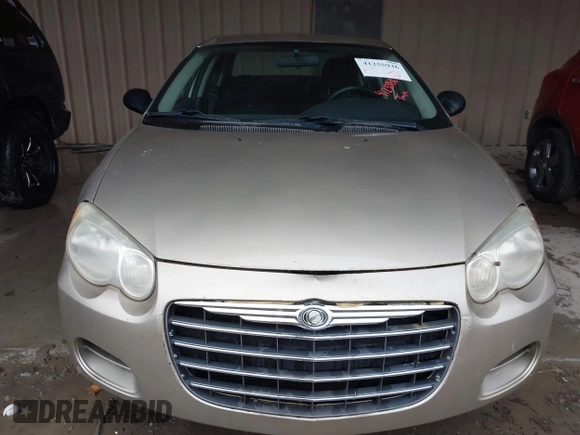 2004 Chrysler Sebring Touring z VIN 1C3EL56R24N301205, wystawiony jako IAAI lot #41255936 z przebiegiem 107 290 mil mil oraz . Historia ofert i sprzedaży dostępna na DreamBid. Obrazek 6.