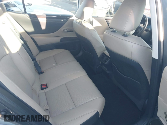 2021 Lexus ES 300h z VIN 58ADA1C1XMU001121, wystawiony jako IAAI lot #41815984 z przebiegiem 66 590 mil mil oraz . Historia ofert i sprzedaży dostępna na DreamBid. Obrazek 8.
