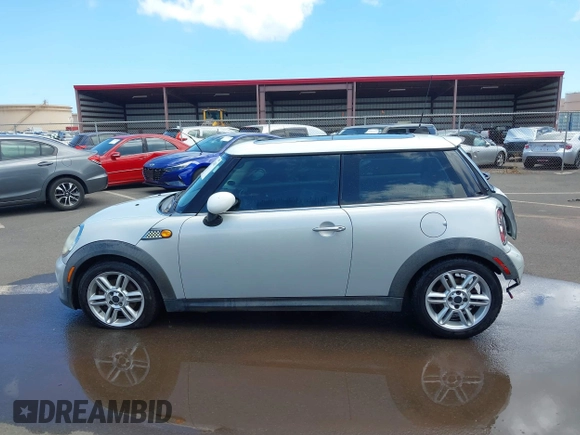 2011 MINI Hardtop with VIN WMWSU3C57BT095208, listed as a IAAI auction lot 42174483 with 70,447 mi miles and . Bid and sale history available at DreamBid. Image 15.
