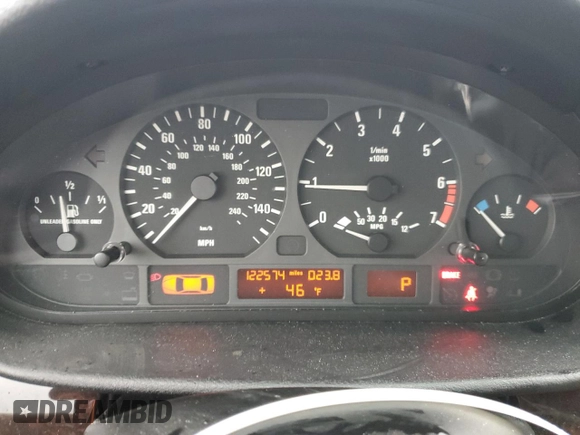 2000 BMW 3 Series 323i with VIN WBAAM3340YFP70049, listed as a Copart auction lot 58064415 with 122,574 mi miles and Clean title. Bid and sale history available at DreamBid. Image 9.