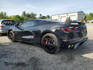 2022 Chevrolet Corvette 3LT z VIN 1G1YC2D46N5117832, wystawiony jako Copart lot #55146784 z przebiegiem 21 569 mil mil oraz Szkody całkowita. Historia ofert i sprzedaży dostępna na DreamBid. Obrazek 2.