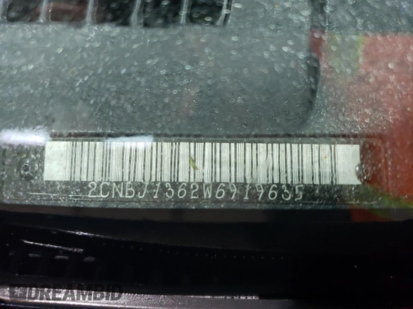 1998 Chevrolet Tracker z VIN 2CNBJ1362W6919635, wystawiony jako Copart lot #56894355 z przebiegiem 140 298 mil mil oraz Szkoda całkowita • Salvage title. Historia ofert i sprzedaży dostępna na DreamBid. Obrazek 13.