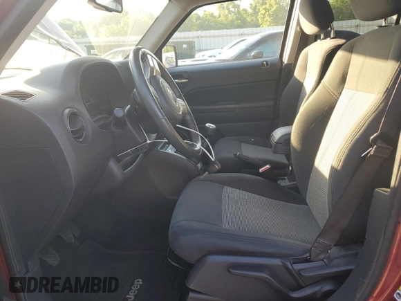 2017 Jeep Patriot Latitude с VIN 1C4NJPFB2HD169722, выставлен на аукционе Copart как лот 53398645 с пробегом 99 423 миль миль и Списание • Salvage title. История ставок и продаж доступна на DreamBid. Изображение 7.