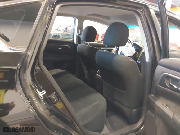 2015 Nissan Altima 2.5 SV with VIN 1N4AL3AP3FC567115, listed as a IAAI auction lot 40620700 with 178,073 mi miles. Bid and sale history available at carsss.com. Image 8.