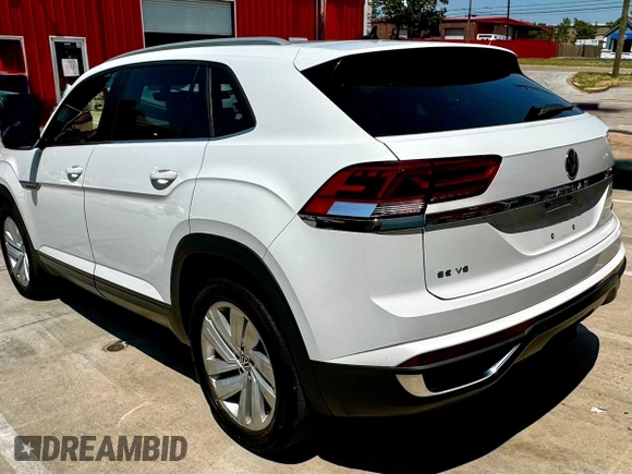 2021 Volkswagen Atlas SE with VIN 1V2KE2CA2MC222522, listed as a Copart auction lot 51698255 with 68,204 mi miles and Clean title. Bid and sale history available at DreamBid. Image 3.