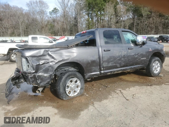 2023 Ram 2500 Laramie z VIN 3C6UR5FL3PG540235, wystawiony jako Copart lot #46997225 z przebiegiem 73 442 mil mil oraz Szkoda całkowita • Salvage title. Historia ofert i sprzedaży dostępna na DreamBid. Obrazek 3.