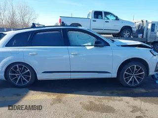 2020 Audi SQ7 z VIN WA1VWAF73LD010561, wystawiony jako IAAI lot #41344764 z przebiegiem Nie podano mil oraz . Historia ofert i sprzedaży dostępna na DreamBid. Obrazek 13.
