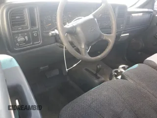 2002 Chevrolet Silverado 1500 LS with VIN 1GCEK14V52Z252823, listed as a Copart auction lot 52438145 with 219,028 mi miles and Salvage Title. Bid and sale history available at DreamBid. Image 8.