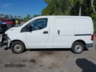 2015 Chevrolet City Express Cargo LS z VIN 3N63M0YN6FK699568, wystawiony jako IAAI lot #41856848 z przebiegiem 69 231 mil mil oraz . Historia ofert i sprzedaży dostępna na DreamBid. Obrazek 15.
