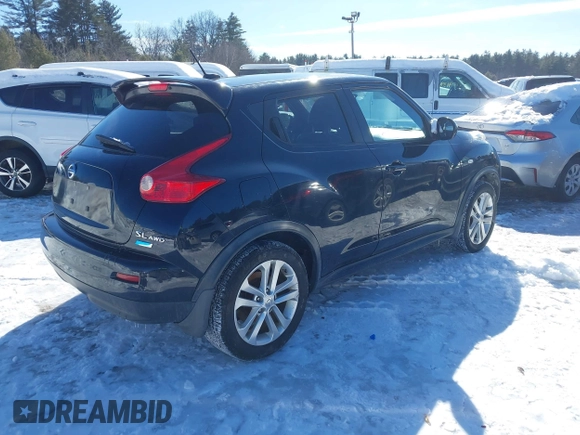 2012 Nissan Juke SL with VIN JN8AF5MV2CT112585, listed as a IAAI auction lot 41620244 with 128,672 mi miles. Bid and sale history available at carsss.com. Image 4.