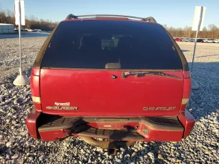 2001 Chevrolet Blazer LS z VIN 1GNCT18W51K123809, wystawiony jako Copart lot #86491294 z przebiegiem 211 514 mil mil oraz Szkoda całkowita • Salvage title. Historia ofert i sprzedaży dostępna na DreamBid. Obrazek 6.