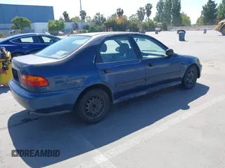 1994 Honda Civic DX z VIN JHMEG8646RS011787, wystawiony jako IAAI lot #42353591 z przebiegiem 279 381 mil mil oraz . Historia ofert i sprzedaży dostępna na DreamBid. Obrazek 4.