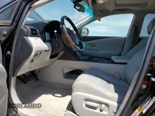 2010 Lexus RX 350 z VIN 2T2ZK1BA1AC007779, wystawiony jako Copart lot #53196725 z przebiegiem Nie podano mil oraz Szkoda całkowita • Salvage title. Historia ofert i sprzedaży dostępna na DreamBid. Obrazek 7.