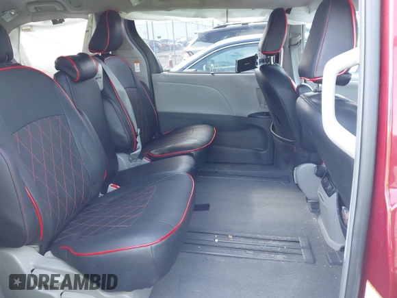 2018 Toyota Sienna LE Auto Access Seat with VIN 5TDKZ3DC6JS937924, listed as a IAAI auction lot 42000189 with 91,188 mi miles. Bid and sale history available at carsss.com. Image 8.