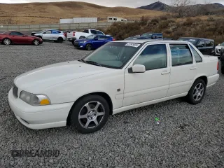 1999 Volvo S70 with VIN YV1LS55A8X2611277, listed as a Copart auction lot 81845884 with 75,143 mi miles and Salvage Title. Bid and sale history available at DreamBid. Image 1.