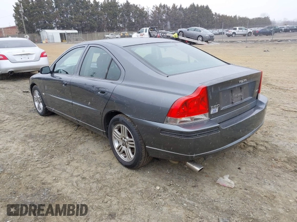 2005 Volvo S60 with VIN YV1RS592352427889, listed as a IAAI auction lot 41521967 with 1 mi miles. Bid and sale history available at carsss.com. Image 3.