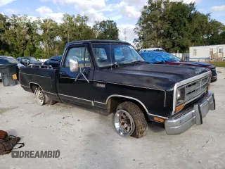 1986 Dodge Trucks z VIN 1B7HD14TXGS016934, wystawiony jako Copart lot #69426432 z przebiegiem 333 mil mil oraz Szkody całkowita. Historia ofert i sprzedaży dostępna na DreamBid. Obrazek 4.