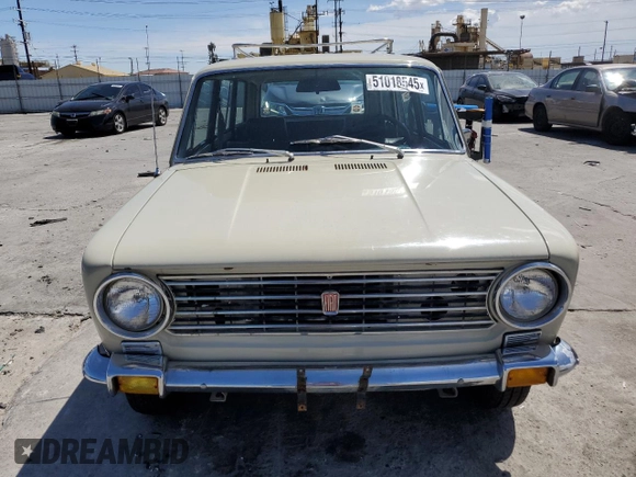 1972 FIAT 124 Spider z VIN 124AF11153835, wystawiony jako Copart lot #51018545 z przebiegiem 58 389 mil mil oraz Szkoda całkowita • Salvage title. Historia ofert i sprzedaży dostępna na DreamBid. Obrazek 5.