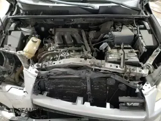 2011 Toyota RAV4 z VIN JTMZK4DV2B5027639, wystawiony jako Copart lot #82975594 z przebiegiem 215 883 mil mil oraz Szkoda całkowita • Salvage title. Historia ofert i sprzedaży dostępna na DreamBid. Obrazek 13.