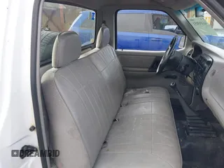 1995 Ford Ranger Splash z VIN 1FTCR10A0SUA16583, wystawiony jako IAAI lot #41495851 z przebiegiem 152 564 mil mil oraz . Historia ofert i sprzedaży dostępna na DreamBid. Obrazek 8.