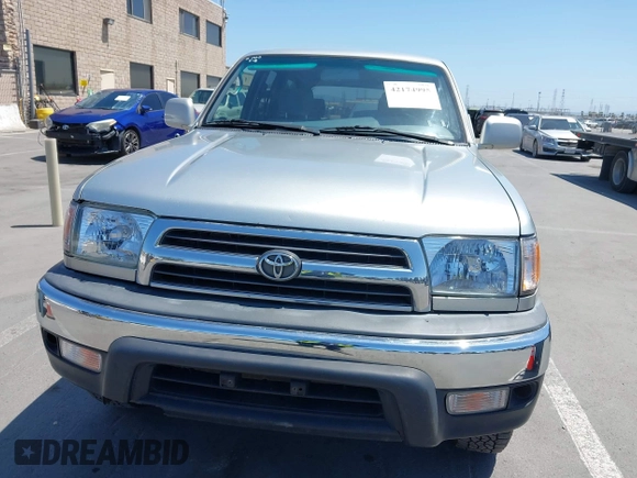 1999 Toyota 4Runner SR5 with VIN JT3GN86R8X0123564, listed as a IAAI auction lot 42174995 with 275,264 mi miles and . Bid and sale history available at DreamBid. Image 12.
