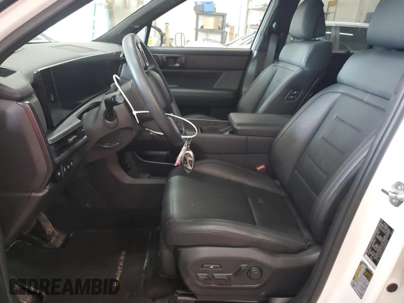 2024 Hyundai Santa Fe Calligraphy with VIN 5NMP5DG16RH009952, listed as a Copart auction lot 59581715 with 8,789 mi miles and Salvage title. Bid and sale history available at DreamBid. Image 7.