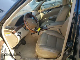 2010 Mercedes-Benz S 550 z VIN WDDNG8GB5AA341015, wystawiony jako Copart lot #53281454 z przebiegiem 101 857 mil mil oraz Szkoda całkowita • Salvage title. Historia ofert i sprzedaży dostępna na DreamBid. Obrazek 7.