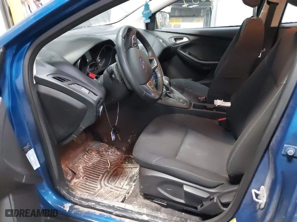 2018 Ford Focus SE with VIN 1FADP3F26JL312725, listed as a IAAI auction lot 41488559 with 30,686 mi miles. Bid and sale history available at carsss.com. Image 5.