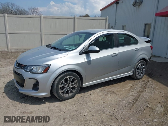 2018 Chevrolet Sonic LT z VIN 1G1JD5SH8J4100214, wystawiony jako IAAI lot #42133743 z przebiegiem 103 508 mil mil oraz . Historia ofert i sprzedaży dostępna na DreamBid. Obrazek 17.
