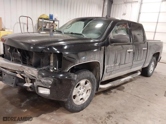2008 Chevrolet Silverado 1500 LTZ with VIN 3GCEK13M98G106653, listed as a IAAI auction lot 41575197 with 198,114 mi miles. Bid and sale history available at carsss.com. Image 2.