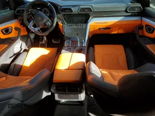 2022 Lamborghini Urus z VIN ZPBUA1ZL8NLA16768, wystawiony jako Copart lot #40152294 z przebiegiem 10 595 mil mil oraz Tytuł czysty. Historia ofert i sprzedaży dostępna na DreamBid. Obrazek 8.