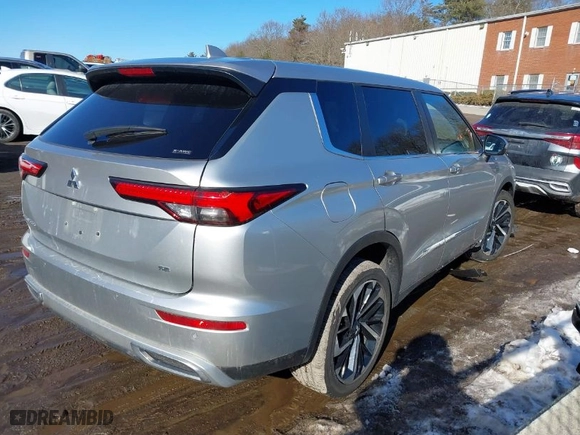 2022 Mitsubishi Outlander SE with VIN JA4J4UA86NZ038348, listed as a IAAI auction lot 41576815 with 46,820 mi miles. Bid and sale history available at carsss.com. Image 4.