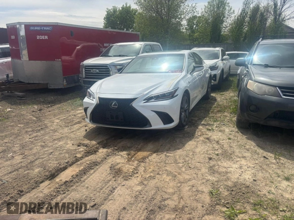 2019 Lexus ES 350 z VIN 58ABZ1B16KU002779, wystawiony jako Copart lot #54559805 z przebiegiem Nie podano mil oraz Czysty tytuł • Clean title. Historia ofert i sprzedaży dostępna na DreamBid. Obrazek 5.