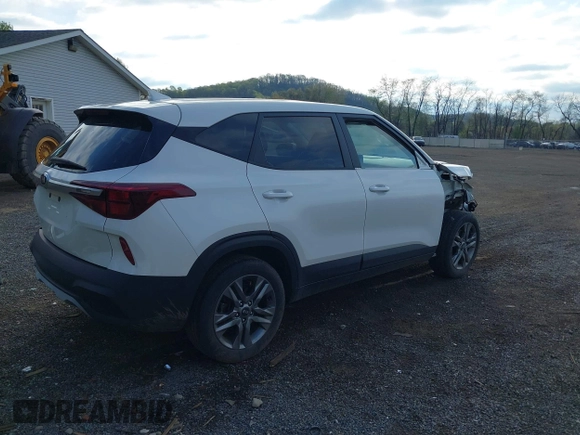 2021 Kia Seltos LX z VIN KNDEPCAA7M7213292, wystawiony jako IAAI lot #42092576 z przebiegiem 35 664 mil mil oraz . Historia ofert i sprzedaży dostępna na DreamBid. Obrazek 4.
