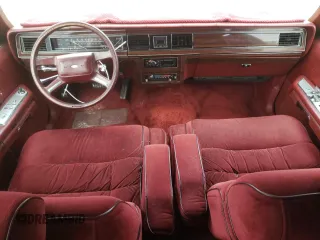 1987 Ford Crown Victoria z VIN 2FABP79F7HX228617, wystawiony jako Copart lot #82165434 z przebiegiem 99 456 mil mil oraz Szkody całkowita. Historia ofert i sprzedaży dostępna na DreamBid. Obrazek 8.