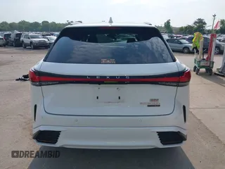 2023 Lexus RX 500h F Sport Performance z VIN 2T2BCMEA2PC001025, wystawiony jako IAAI lot #42477242 z przebiegiem 21 722 mil mil oraz . Historia ofert i sprzedaży dostępna na DreamBid. Obrazek 17.