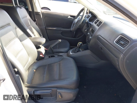 2014 Volkswagen Jetta SE с VIN 3VWD17AJ8EM284395, выставлен на аукционе IAAI как лот 42686750 с пробегом 183 600 миль миль и . История ставок и продаж доступна на DreamBid. Изображение 5.