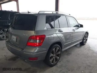 2011 Mercedes-Benz GLK-Class GLK 350 with VIN WDCGG8HB8BF654415, listed as a IAAI auction lot 41547906 with 171,463 mi miles. Bid and sale history available at carsss.com. Image 4.