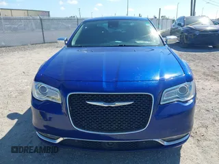 2018 Chrysler 300 Limited z VIN 2C3CCAEG8JH243461, wystawiony jako IAAI lot #42276459 z przebiegiem 111 750 mil mil oraz . Historia ofert i sprzedaży dostępna na DreamBid. Obrazek 12.