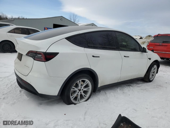 2022 Tesla Model Y Long Range with VIN 7SAYGDEE9NF447187, listed as a Copart auction lot 42150035 with 120,316 mi miles and Salvage Title. Bid and sale history available at carsss.com. Image 3.