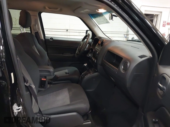 2013 Jeep Patriot Sport z VIN 1C4NJRBB9DD140293, wystawiony jako IAAI lot #42023140 z przebiegiem 84 831 mil mil oraz . Historia ofert i sprzedaży dostępna na DreamBid. Obrazek 5.