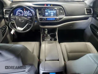 2017 Toyota Highlander XLE with VIN 5TDJZRFH4HS425659, listed as a Copart auction lot 59679785 with 170,593 mi miles and Salvage title. Bid and sale history available at DreamBid. Image 8.