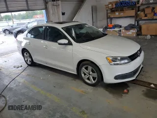 2013 Volkswagen Jetta TDI w/Premium with VIN 3VWLL7AJ0DM351270, listed as a Copart auction lot 71204324 with 91,075 mi miles and Salvage title. Bid and sale history available at DreamBid. Image 4.