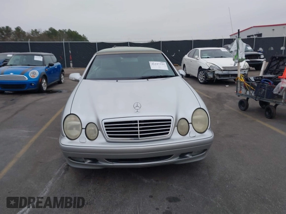 2001 Mercedes-Benz CLK 320 z VIN WDBLK65G81T083711, wystawiony jako IAAI lot #41197334 z przebiegiem 215 544 mil mil oraz . Historia ofert i sprzedaży dostępna na DreamBid. Obrazek 12.