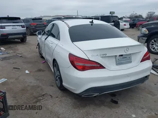 2019 Mercedes-Benz CLA 250 z VIN WDDSJ4EB1KN719681, wystawiony jako IAAI lot #41621921 z przebiegiem 35 672 mil mil oraz . Historia ofert i sprzedaży dostępna na DreamBid. Obrazek 3.